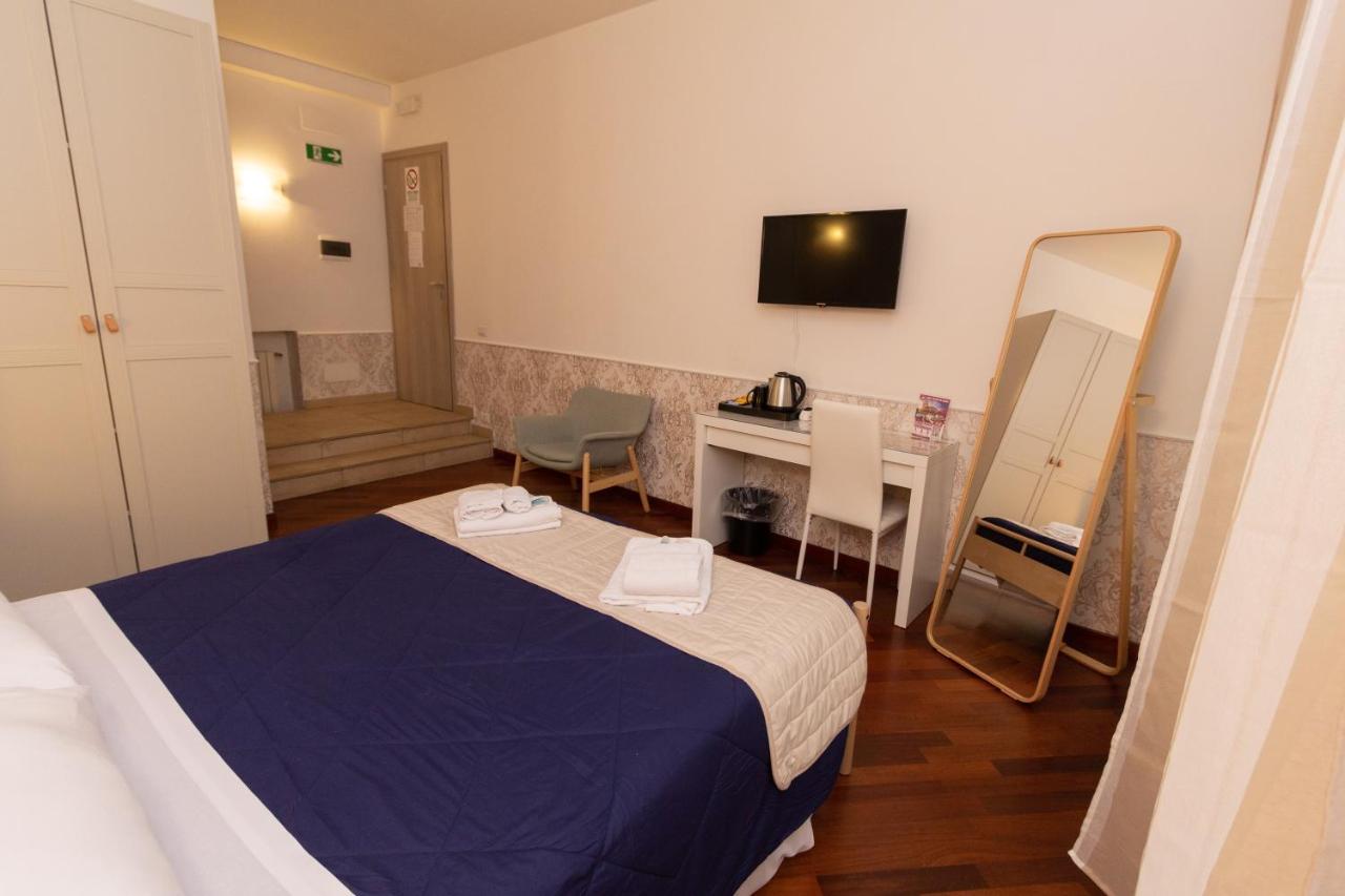 Aurelio Deluxe Rooms Rome Exterior photo